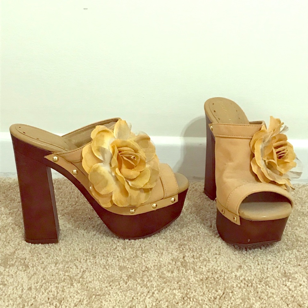 BCBGeneration chunky heel shoes, flower pin, retro
